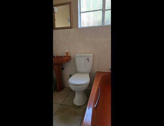 3 BEDROOM FREEHOLD FOR SALE IN NIMROD PARK